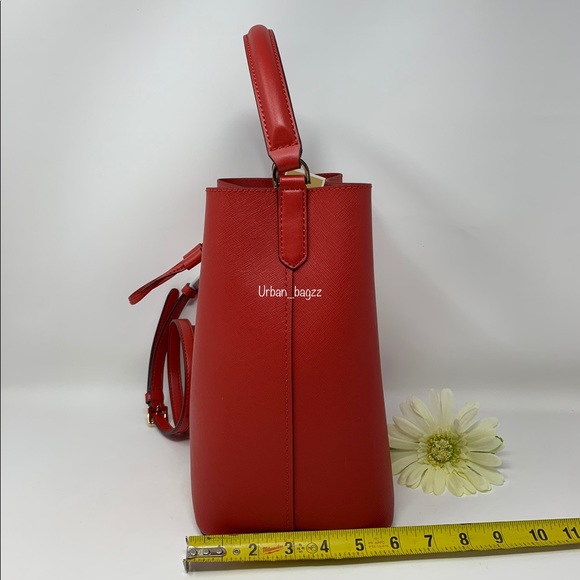 Michael Kors Suri Large Bucket Messenger - Picture 3 of 9